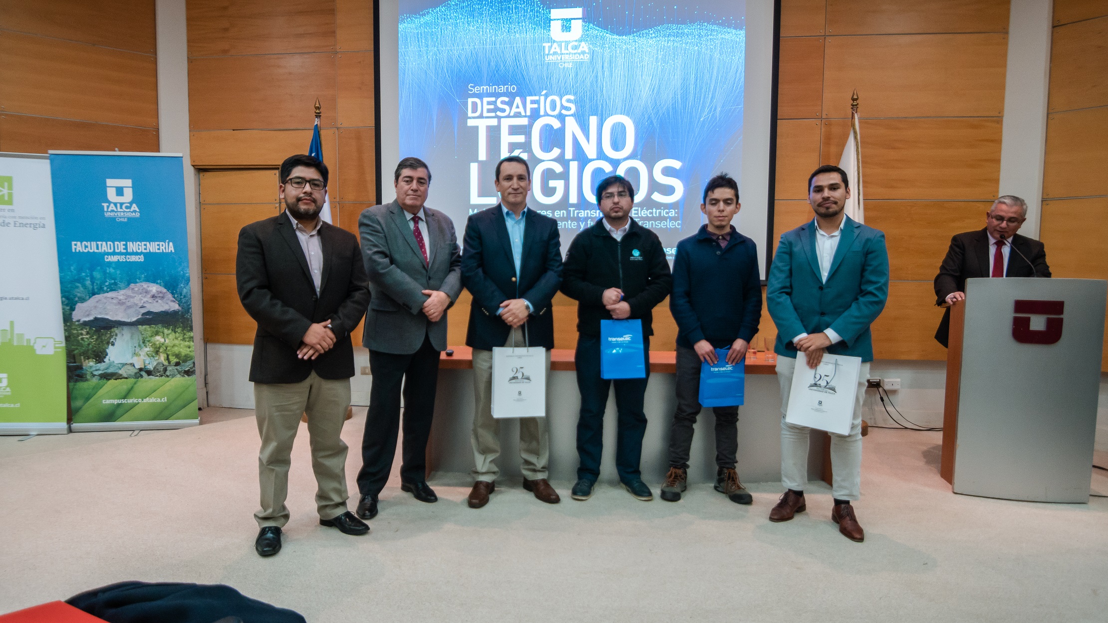 Organizadores y expositores del seminario. 